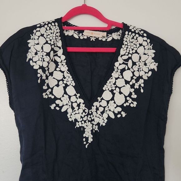 Tory BurchIssy Scallop-Trim Embroidered Tunic - Picture 4 of 9